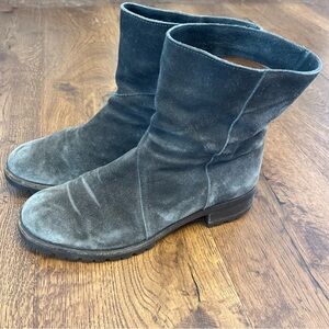 Barney’s New York Grey Charcoal Suede Above Ankle Boots Distressed Look 8.5
